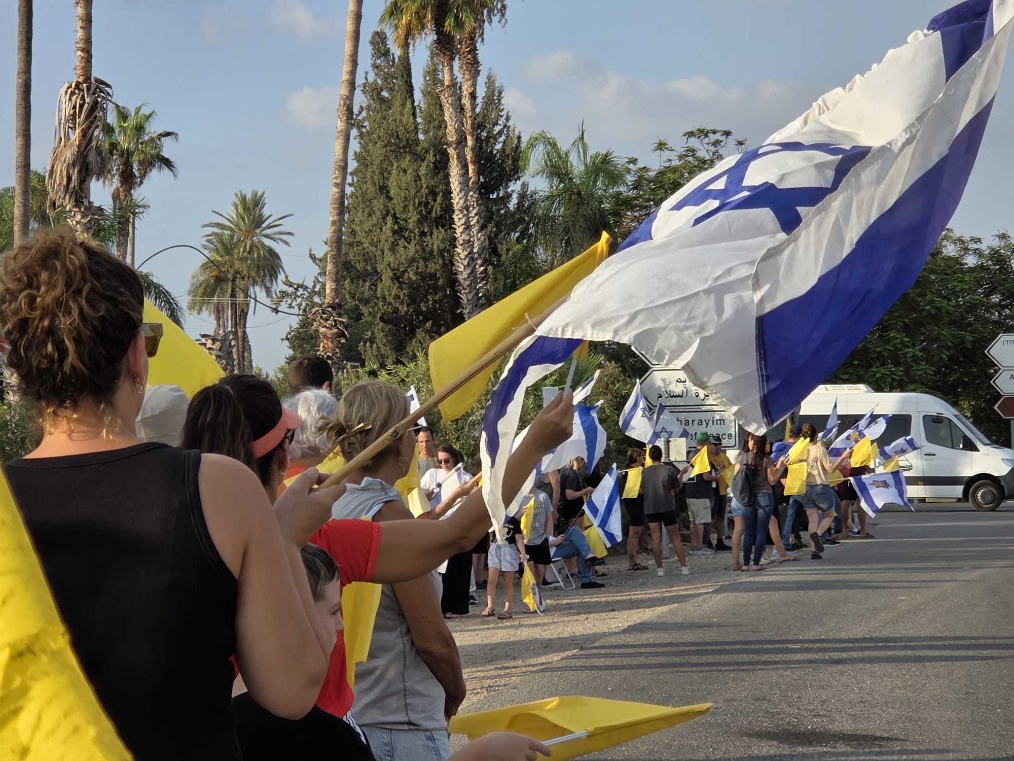 התנועה הקיבוצית במאות מוקדים : "עסקה עכשיו!"