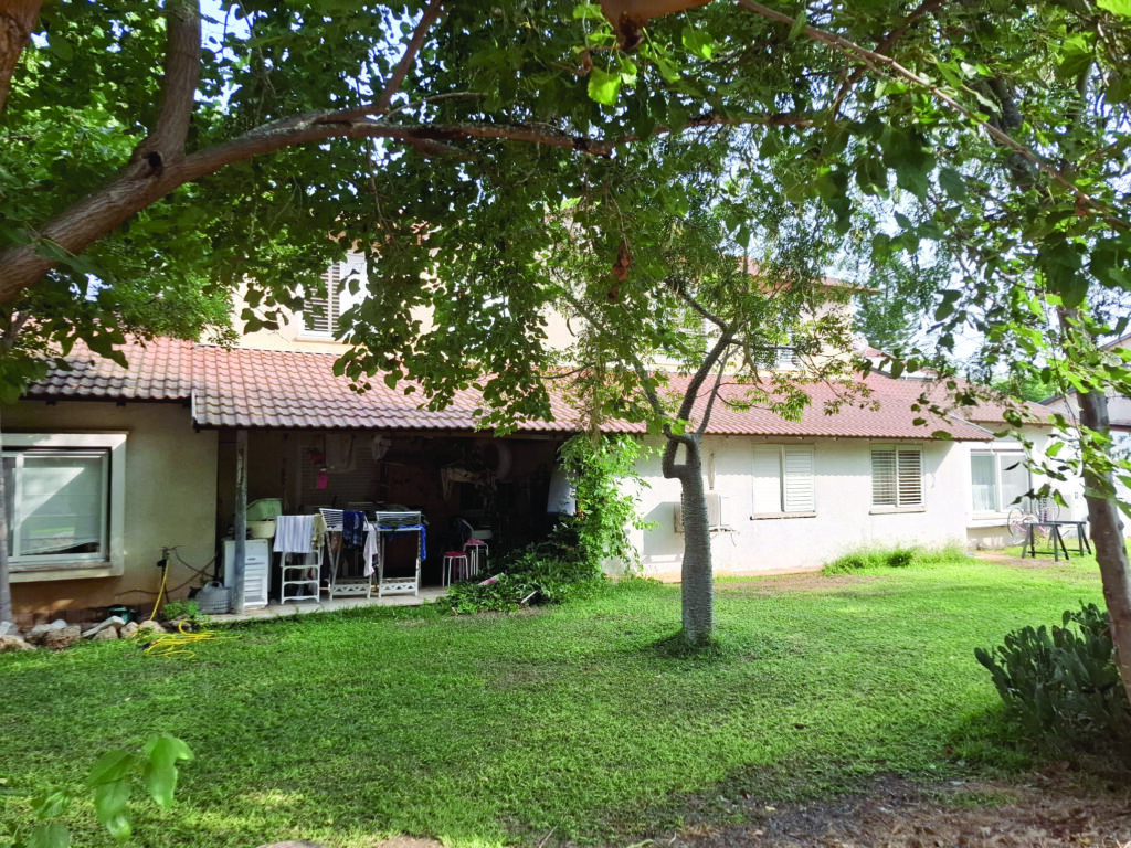 פרשת מעילה מטלטלת קהילה קיבוצית 