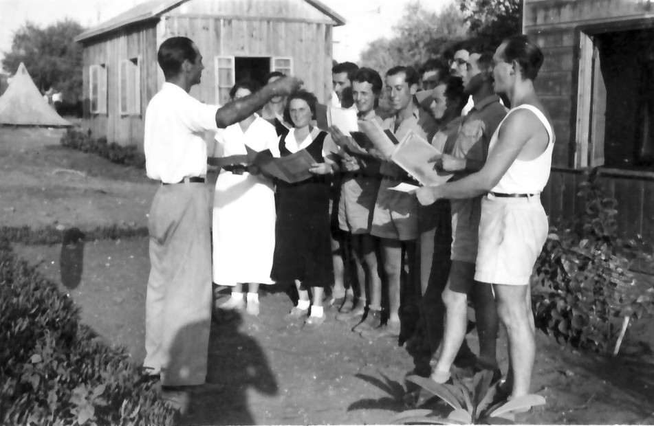 מה אומר לך הקול הבא 