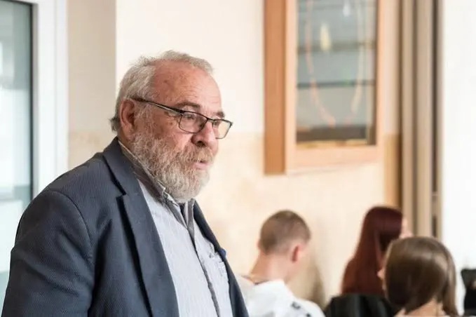 לזכרו של אלכס דנציג ז"ל: המשפחה מגייסת מימון לאפליקציית הדרכה למסעות לפולין