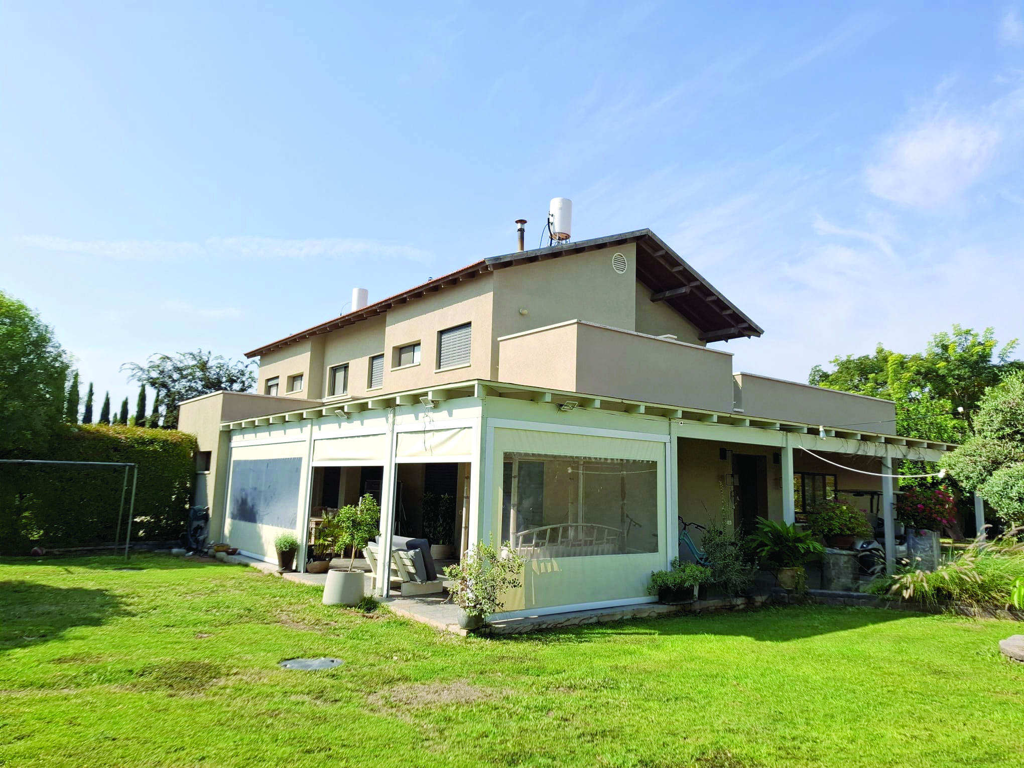 בני זוג נאבקים על הבית המשויך בקיבוץ