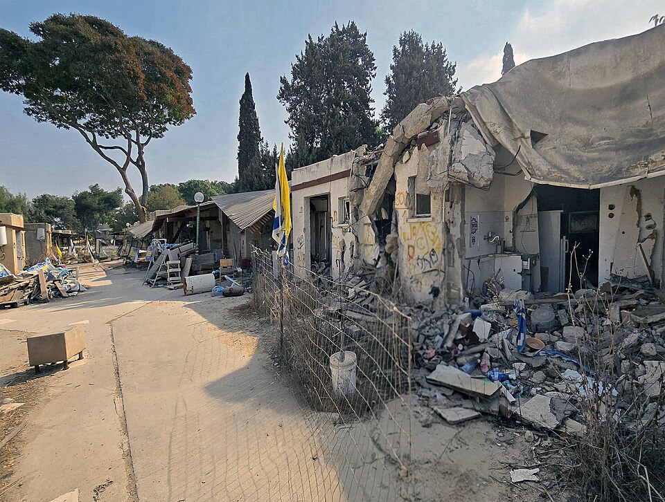 דעה // אח שלהם יחיא בגד בהם 