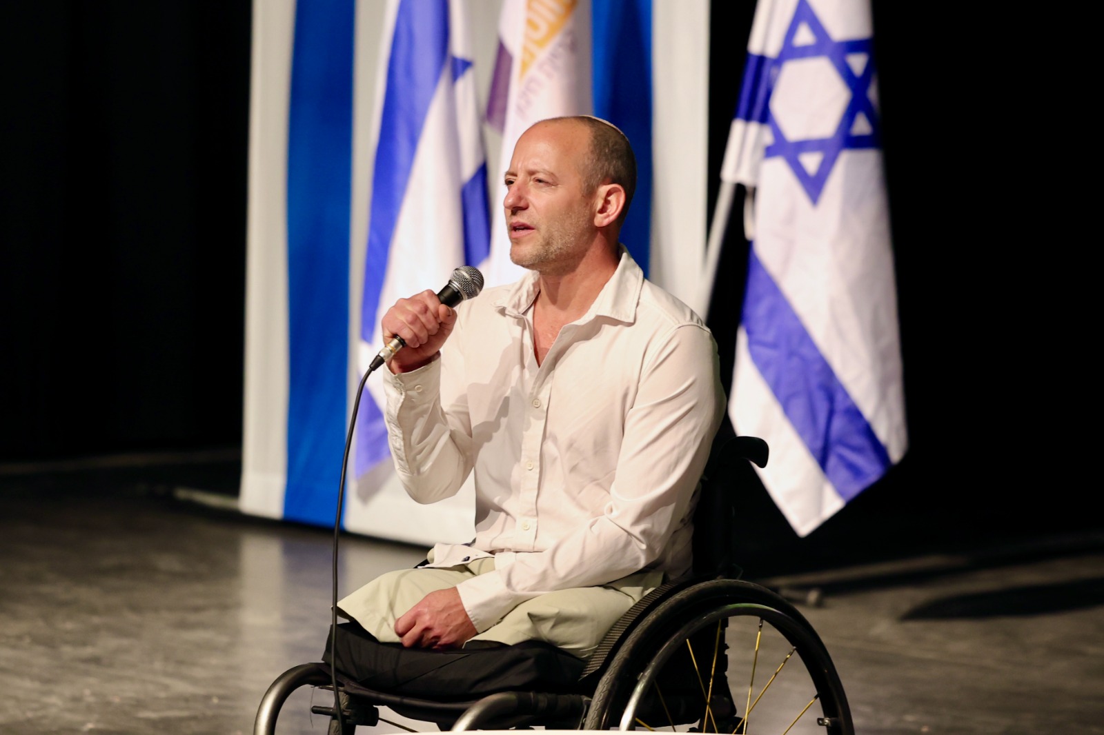 אלישע מדן מכרמים: "הרגליים כבר לא מעניינות אותי"