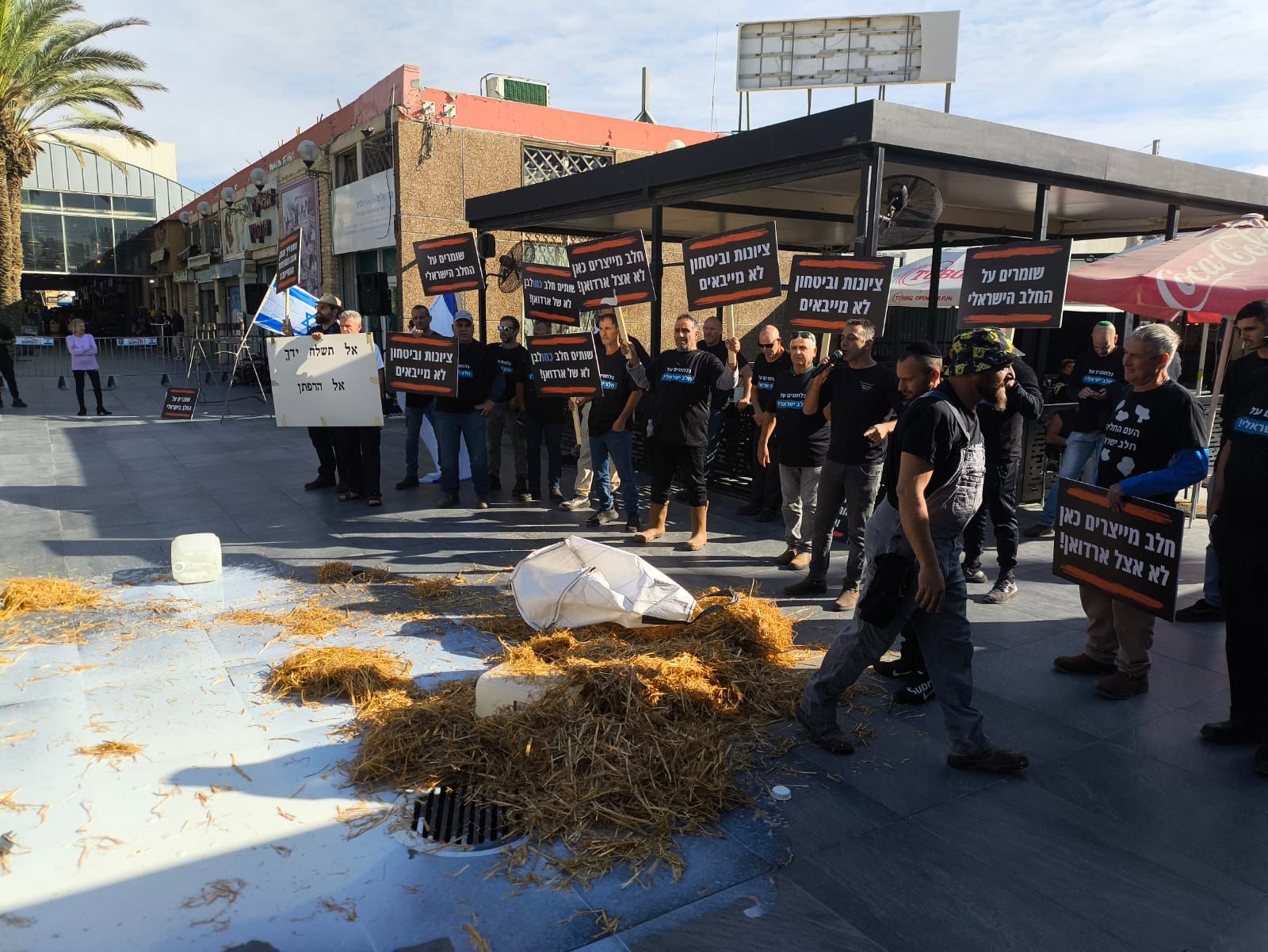 רפתני הקיבוצים ישבשו את התנועה במחאה על רפורמת החלב