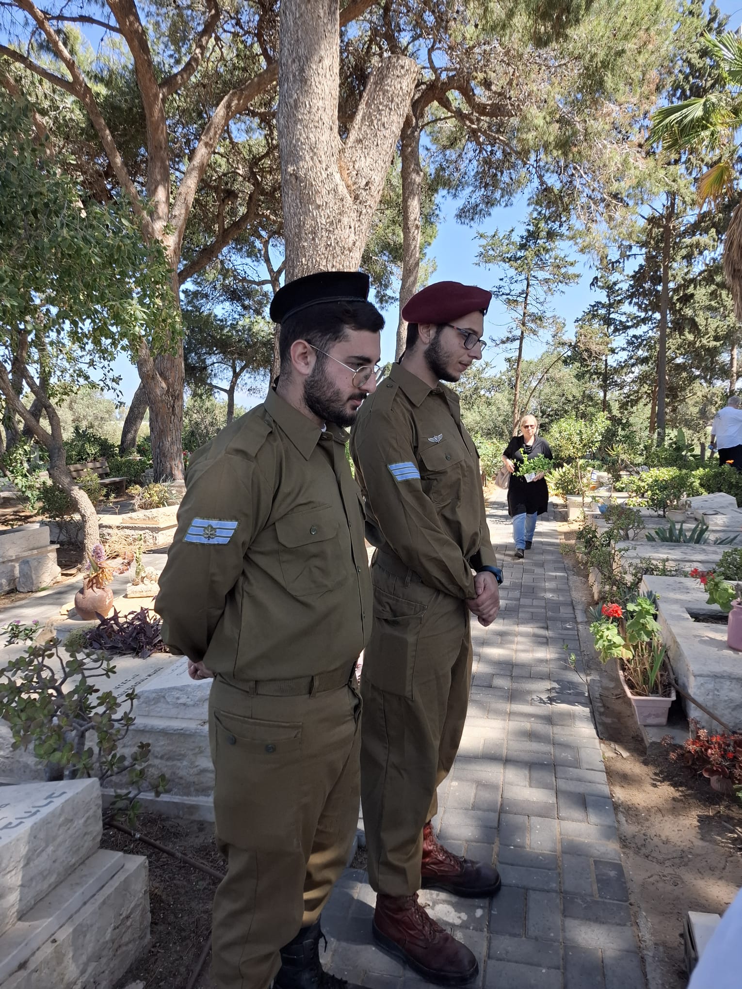 בקיבוצים מתייחדים עם זכר הבנים והבנות שנפלו במערכות ישראל ובפעולות האיבה