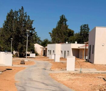מהחורבן אל הבית: ראשוני החברים חוזרים לניר עוז